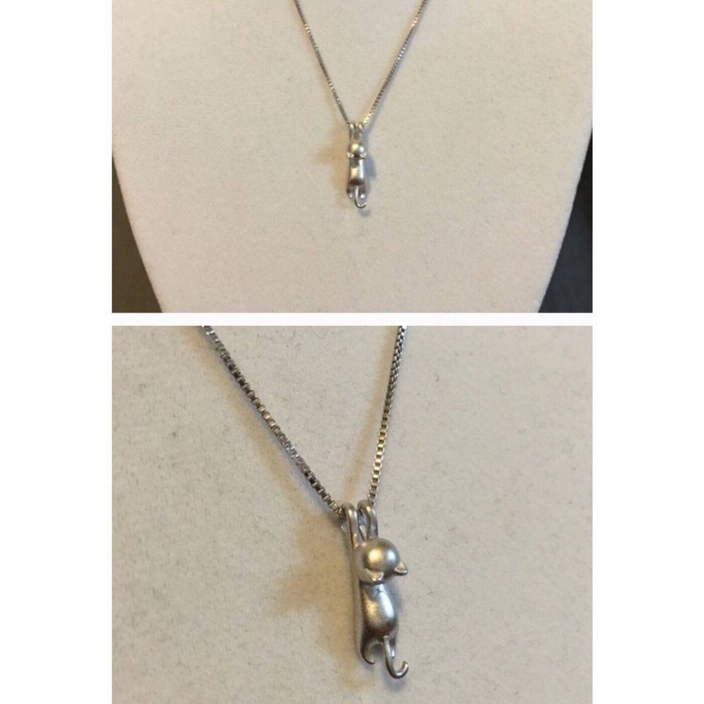 Cute tiny cat necklace.